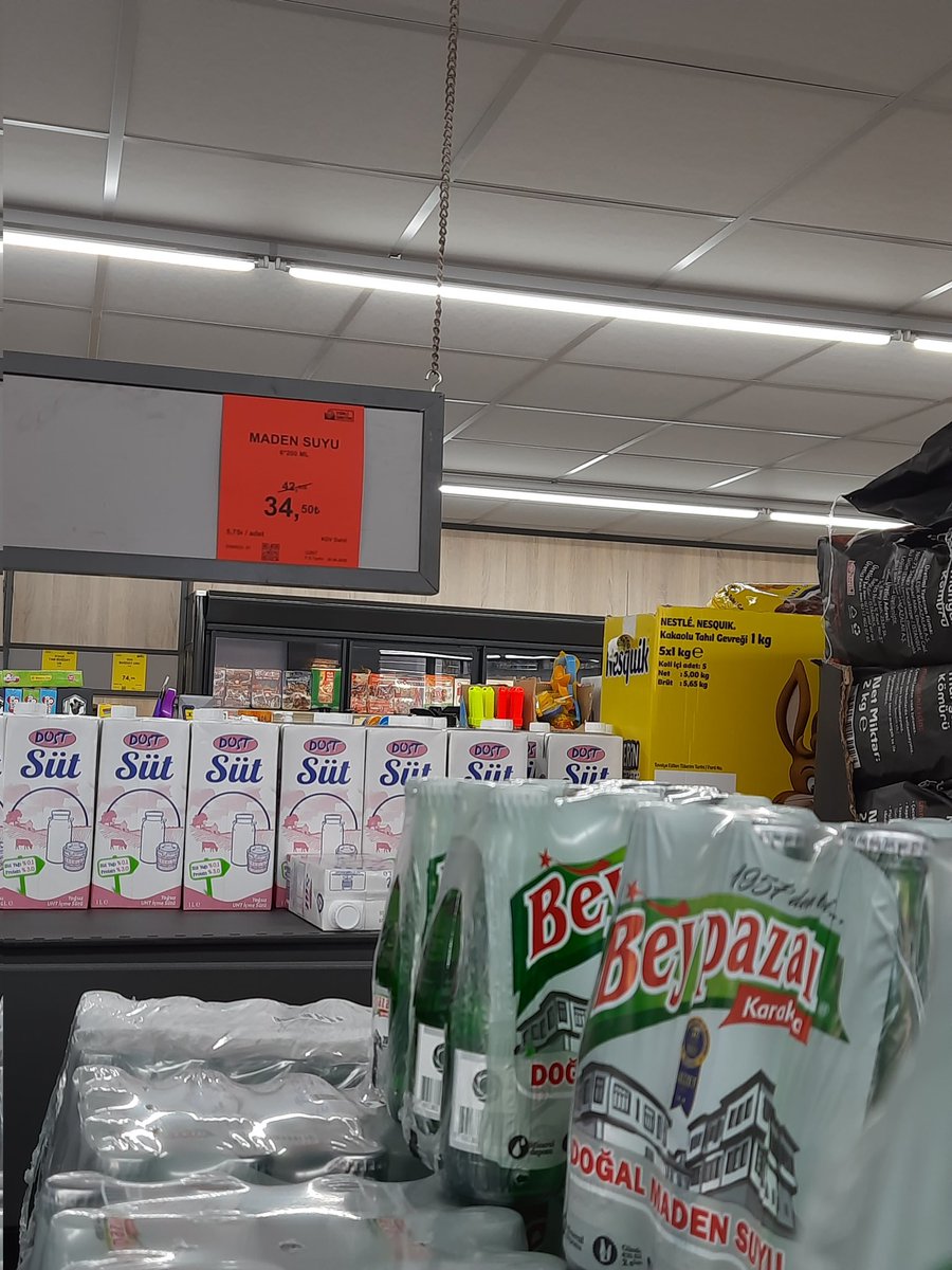 A101 de  42 tl.olan maden suyu 
Bim de 34 tl. Artık fiyat algısı diye birşey kalmadı...kim vatandaşı kazikliyor, kim ucuz satıyor anlamak çok zor..market Market gezmeden alışveriş yapmayın..
#EKONOMİ #fiyatlarındurumu