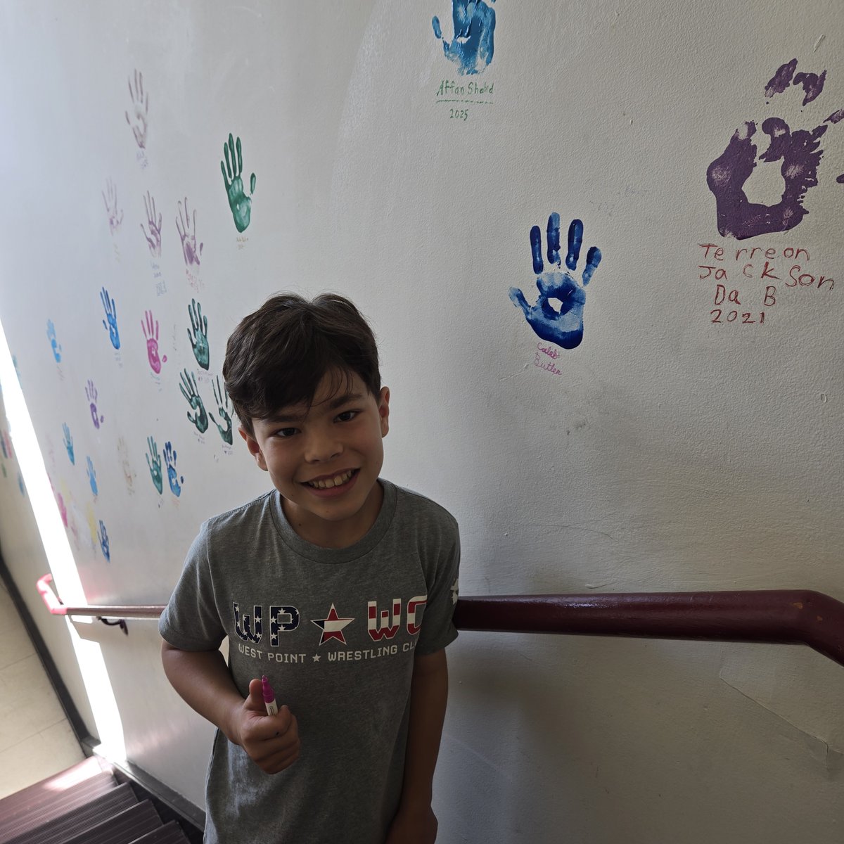 HFFMCSD (@hffmcsd) on Twitter photo Shoutout to Our Amazing 5th Graders! 🎉
As they take their next big step to 6th Grade, the HFIS 5th Grade Class has left more than just memories behind — they've left their mark, literally, on the back stairway! 🖌️✨ 
#HFISPride #5thGradeLegacy #HFFMCSD #JIO #HFIS #FMES Shoutout to Our Amazing 5th Graders! 🎉
As they take their next big step to 6th Grade, the HFIS 5th Grade Class has left more than just memories behind — they've left their mark, literally, on the back stairway! 🖌️✨ 
#HFISPride #5thGradeLegacy #HFFMCSD #JIO #HFIS #FMES
