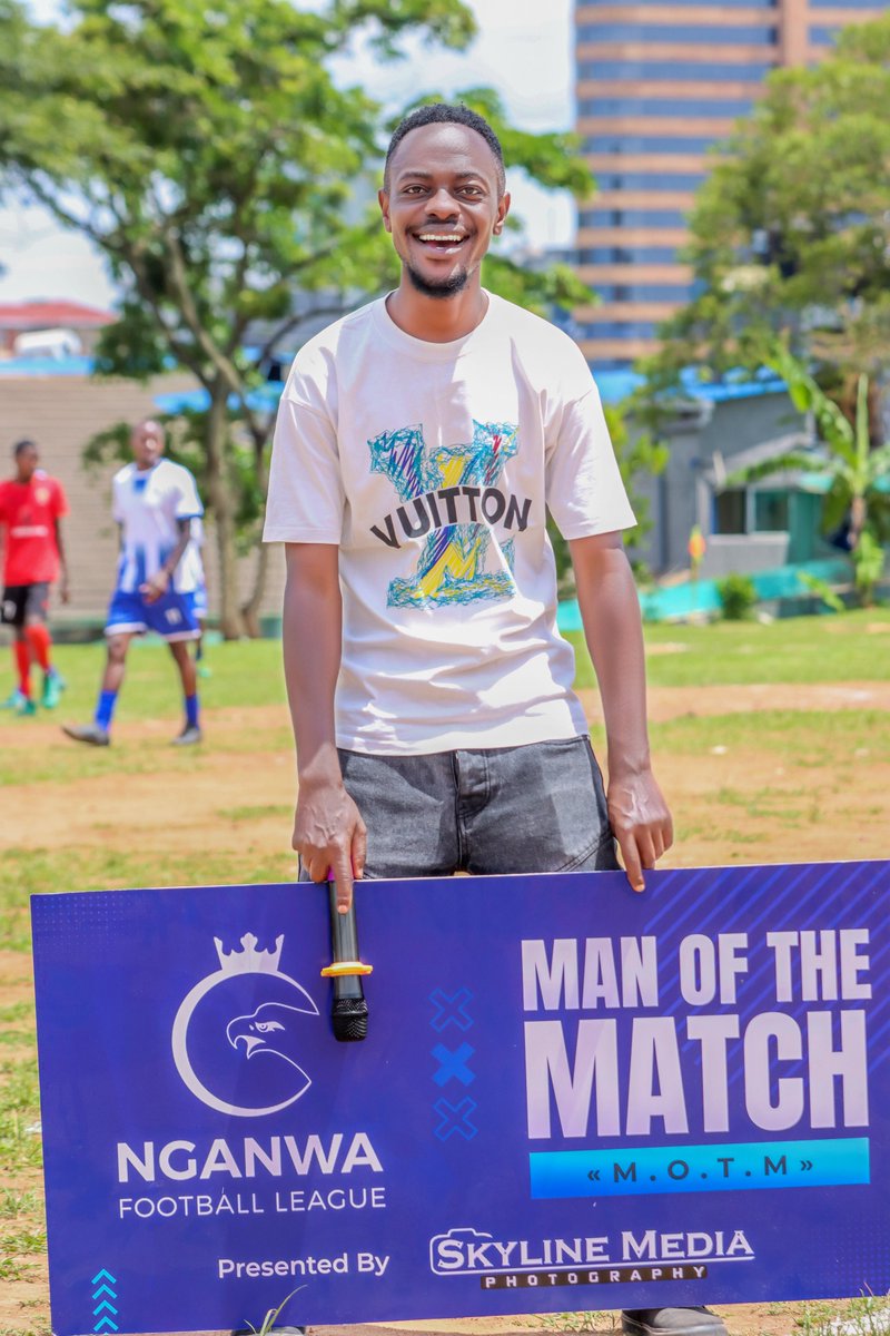 STAR_HABi!BZ (@starhabiibz) on Twitter photo #Habiibz
First, Make your way to <a href="/NganwaFL/">Nganwa Football League</a>
6th, July 📍Kitante Hill School, Pitch
📸 <a href="/PhotOne_Images/">Sedrack Mugume</a> | #BackToTheNest
Sponsor: Skyline Media | #ThePurposeEP #Habiibz
First, Make your way to <a href="/NganwaFL/">Nganwa Football League</a>
6th, July 📍Kitante Hill School, Pitch
📸 <a href="/PhotOne_Images/">Sedrack Mugume</a> | #BackToTheNest
Sponsor: Skyline Media | #ThePurposeEP