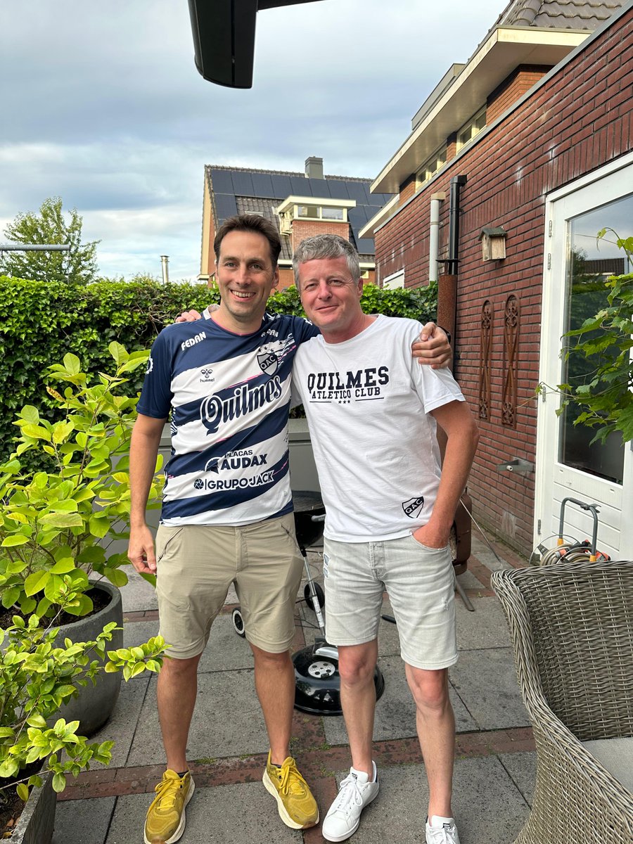 Een bezoekje in Harderwijk van Argentijnse vrienden uit Mendoza. Daar in 2019 geweest voor een potje voetbal, zij nu hier… mooi om te zien hoe voetbal verbindt. Vamos 🇦🇷