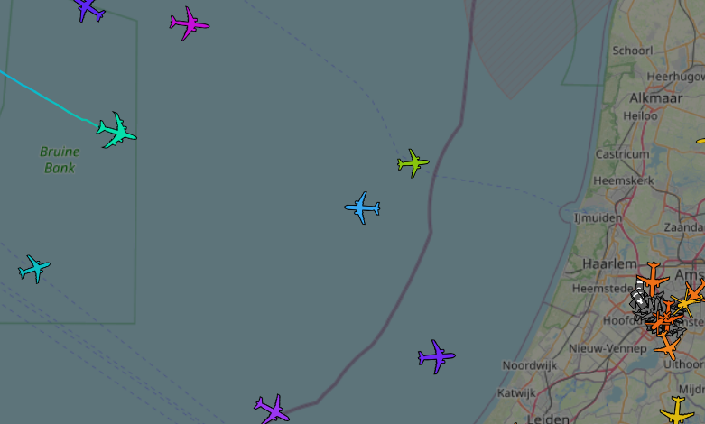 Hij is er bijna #Trump #airforceone #vliegtuig
globe.adsbexchange.com/?icao=adfdf9