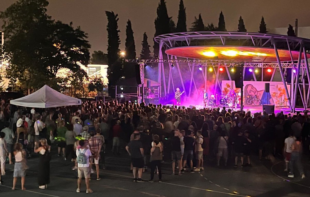 Las Fiestas de Butarque y Los Ángeles reúnen a los vecinos en torno a la música, el deporte y las actividades familiares 

distritovillaverde.com/las-fiestas-de…