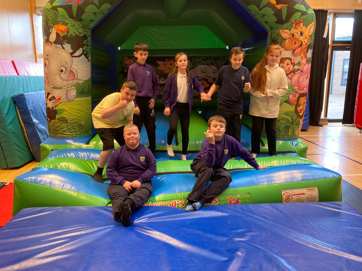 CraigmarlochP6's tweet photo. Sports day with bouncy castle and soft play https://t.co/nvyjwe1UUj