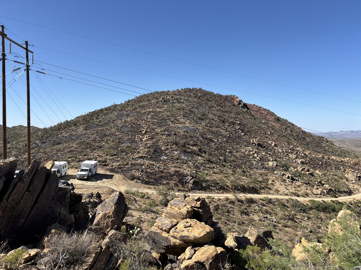 azstateforestry's tweet photo. #MineFire UPDATE June 24 @ 10:20 am - Firefighters continue with fireline construction and will address hotspots near the fire’s edge. The fire was mapped at 31 acres and containment increased to 20%. 

At this time, no smoke is visible. As we move through the day and temperatures rise, fire activity may increase, producing smoke from burning vegetation within the interior of the fire.  

Resources assigned to the fire include AZDFFM Yuma Type 2 Handcrew and Engine, two BLM Engines, 1 water tender and miscellaneous overhead.

📍 3 miles east of Bagdad, AZ

📸 Burned area of Mine Fire with Yuma crew buggies parked nearby.