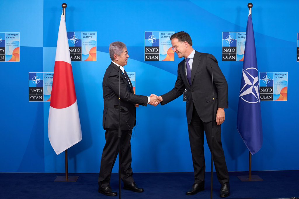 SecGenNATO's tweet image. A warm welcome to Foreign Minister Takeshi Iwaya of #Japan 🇯🇵. The partnership between #NATO and Japan is strong & it is only getting stronger. Our cooperation benefits the security of the Euro-Atlantic and the Indo-Pacific. #NATOsummit