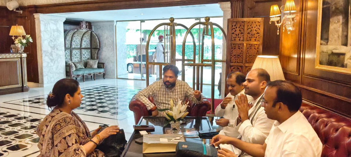 isatyendra's tweet photo. Had wonderful meeting with upcoming BioEnergy Conclave &amp; Bamboo Conclave with @ICFAgri CEO Shreyasi ji &amp; Ma @sureshpprabhu ji. https://t.co/ZhTYDFwtsC