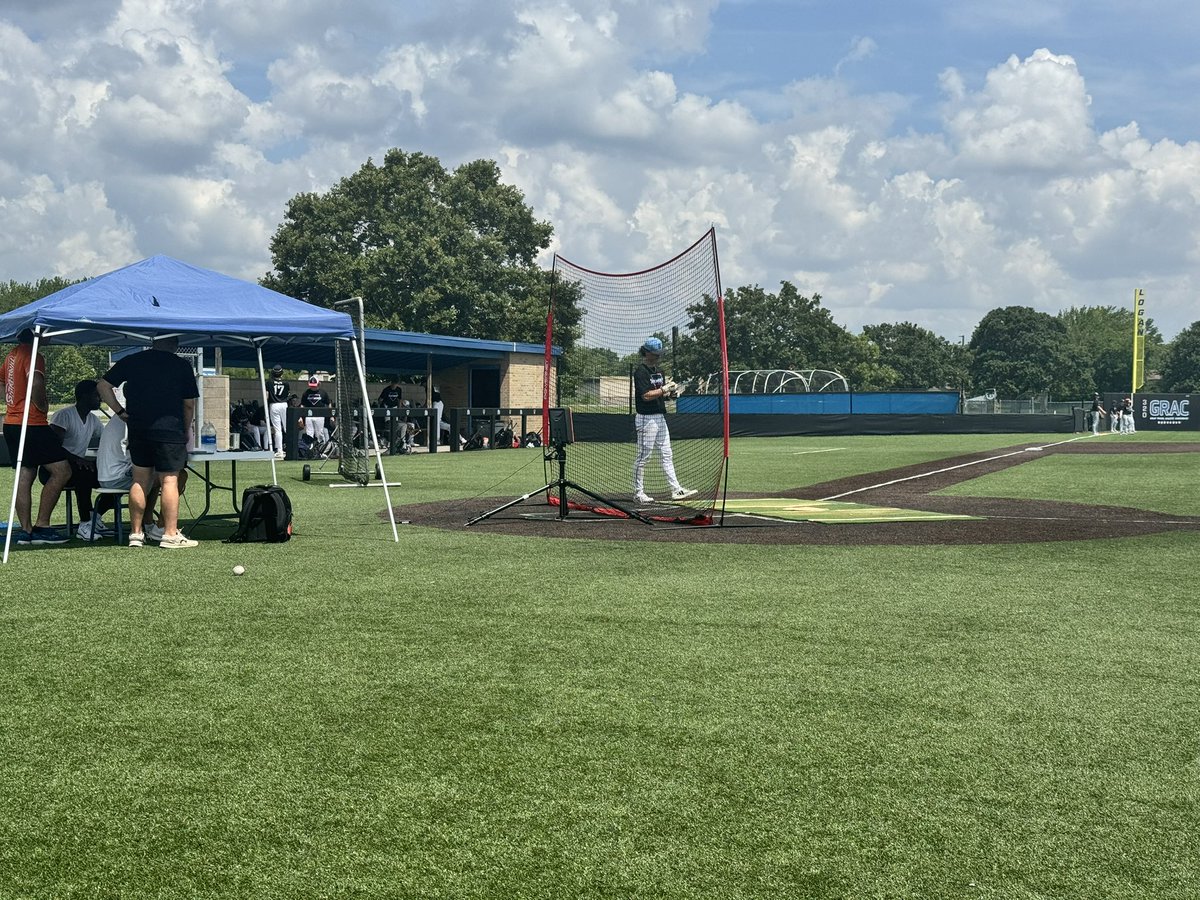 OKuekerbaseball's tweet photo. Getting some work in this morning at the @ScoutConnectBB Showcase at @JALCollege  #jalcbaseball https://t.co/OCnCbvUb03