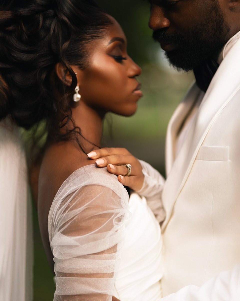 RyanOniFOTO's tweet image. Faika and Dare’s 10th Year Anniversary Portraits.
We went back to Covenant University where they first met, to photograph these peaceful images.