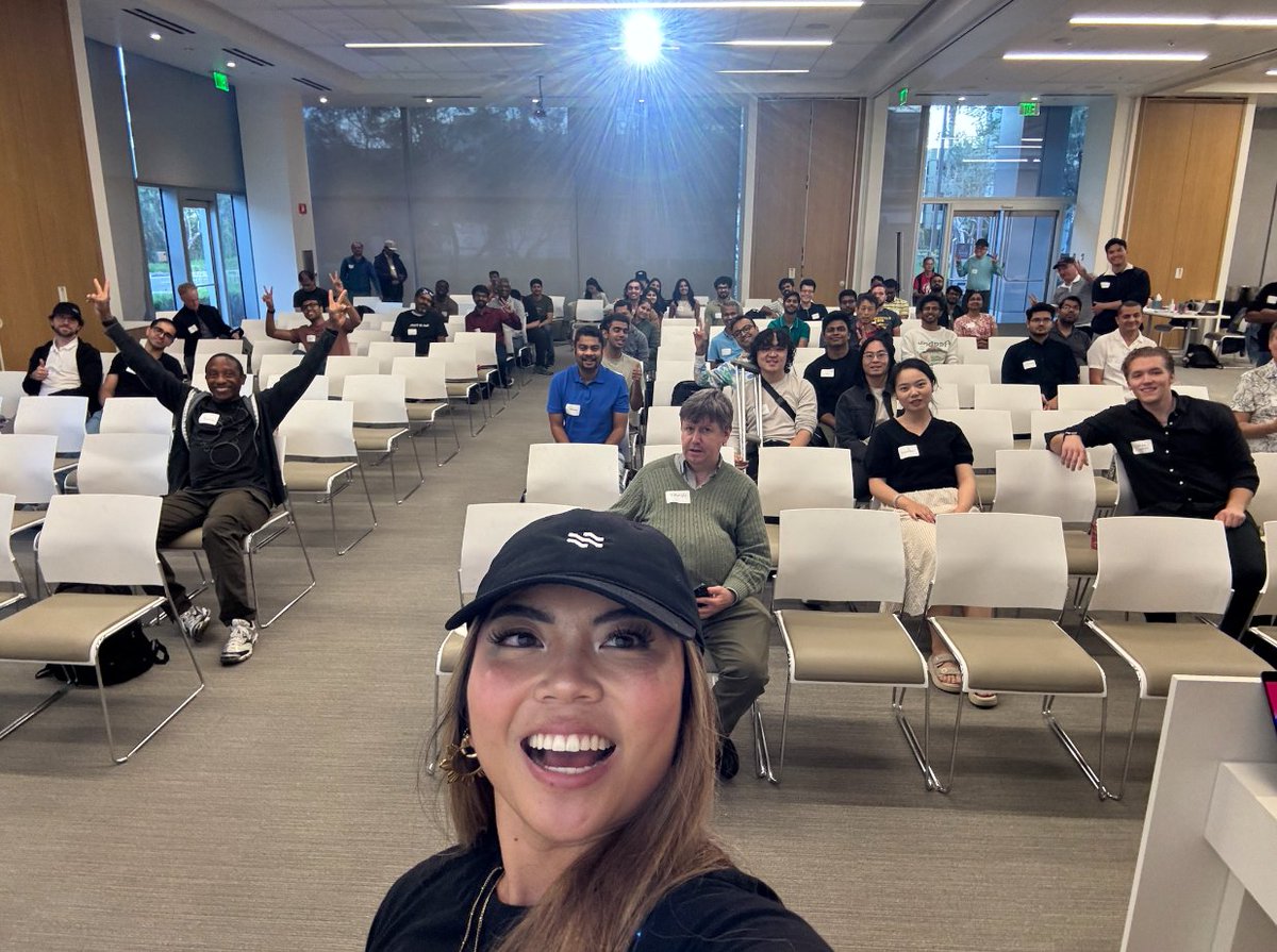 MelGoesTech's tweet image. #HackingAgents AI Meetup last night was so fun
love bringing my south bay community together and seeing all the familiar faces
special thanks to @jigsawstack, @rtrvrai , and @Zoom for speaking last night!