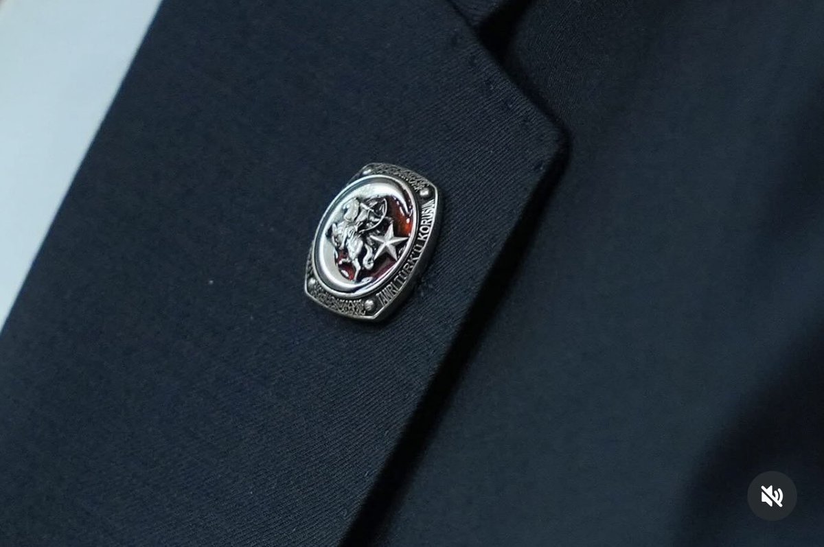 Tengri Biz Menen 
#tengribizmenen #devletbahçeli̇rozet #devletbahçeli 
<a href="/dbdevletbahceli/">Devlet Bahçeli</a> <a href="/MHP_Bilgi/">MHP</a>