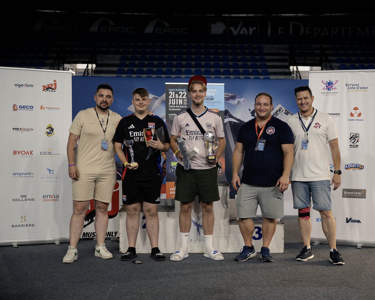 Gurvan 29190 (@gurvan29190) on Twitter photo 🥈LAN <a href="/mastersesport_/">Masters Esport Festival</a>
+ 600 💰Split avec Xerboy.
Merci pour le tournoi et à <a href="/gramildinho/">Gramildinho</a> pour le cast tout au long du tournoi.
Défaite au But en Or après un BO3 acharné lors de cette finale vs mon frère <a href="/XeRBoy_/">XeRBoy</a> ❤️
Prochaine échéance la Last Chance en Arabie Saoudite ! 🥈LAN <a href="/mastersesport_/">Masters Esport Festival</a>
+ 600 💰Split avec Xerboy.
Merci pour le tournoi et à <a href="/gramildinho/">Gramildinho</a> pour le cast tout au long du tournoi.
Défaite au But en Or après un BO3 acharné lors de cette finale vs mon frère <a href="/XeRBoy_/">XeRBoy</a> ❤️
Prochaine échéance la Last Chance en Arabie Saoudite !