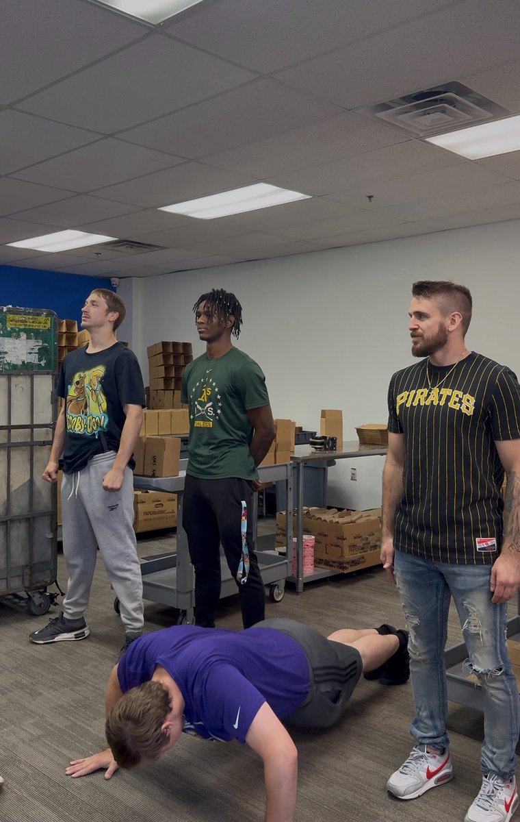 Vance 🌞⚡️ tweet media