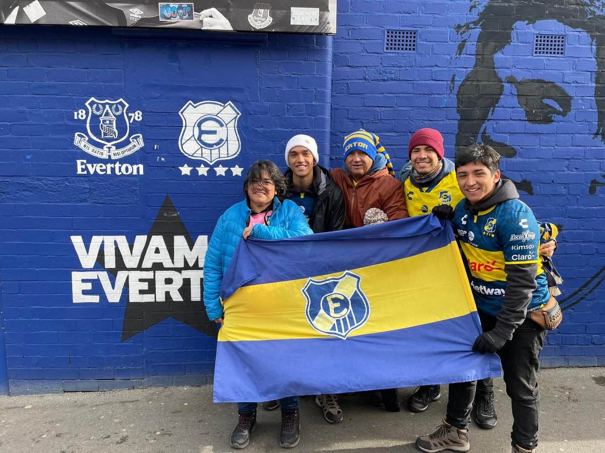 EvertonESP's tweet photo. ¡EVER FOREVER EN EL CORAZÓN! 💛💙 https://t.co/W4Y99LmFQo