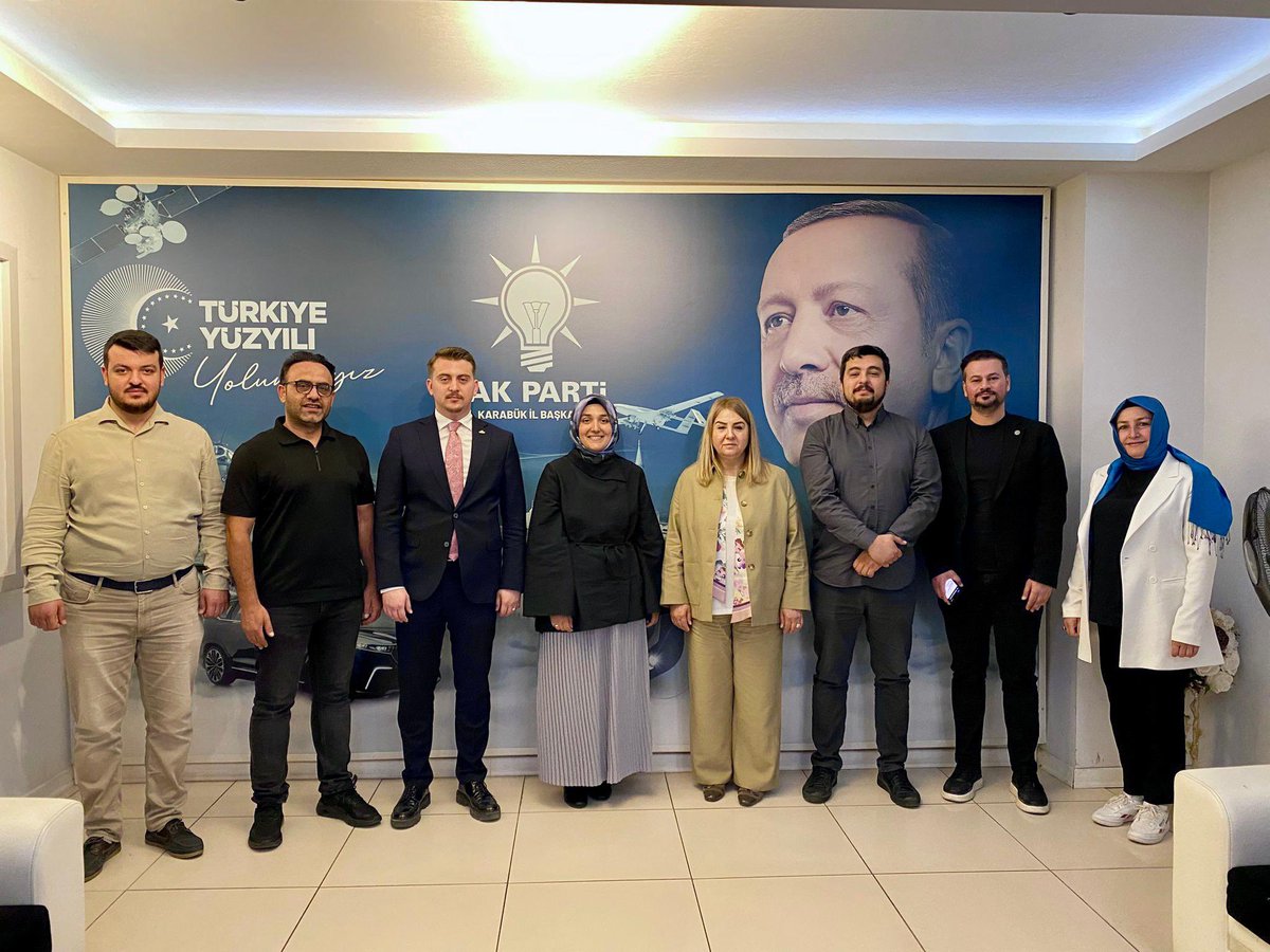 serpilkavrak's tweet photo. Karabük’te  ;Kadın ve Gençlik Kolları Mkyk Üyesi Seçim İşleri Bölge Koordinatörlerimiz , İl Başkanımız ,İl Seçim İşleri Başkanımız ve İl Seçim İşleri komisyonumuz , İlçe Başkanları ve İlçe Seçim İşleri Başkanlarımız ile değerlendirme toplantısı gerçekleştirdik . https://t.co/1KCFtUf1Yn