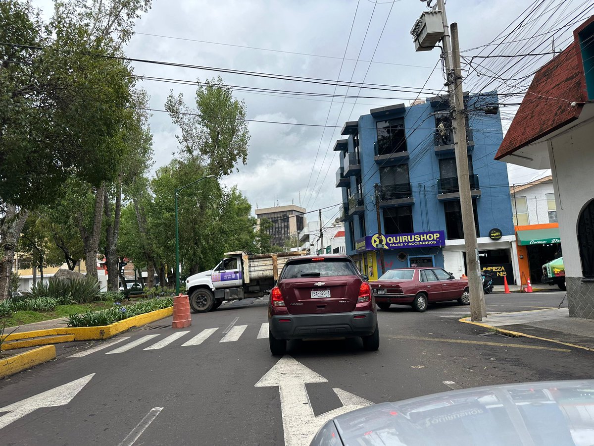 Cerrado al tránsito vehicular en Blvd García de León hacia Ventura Puente