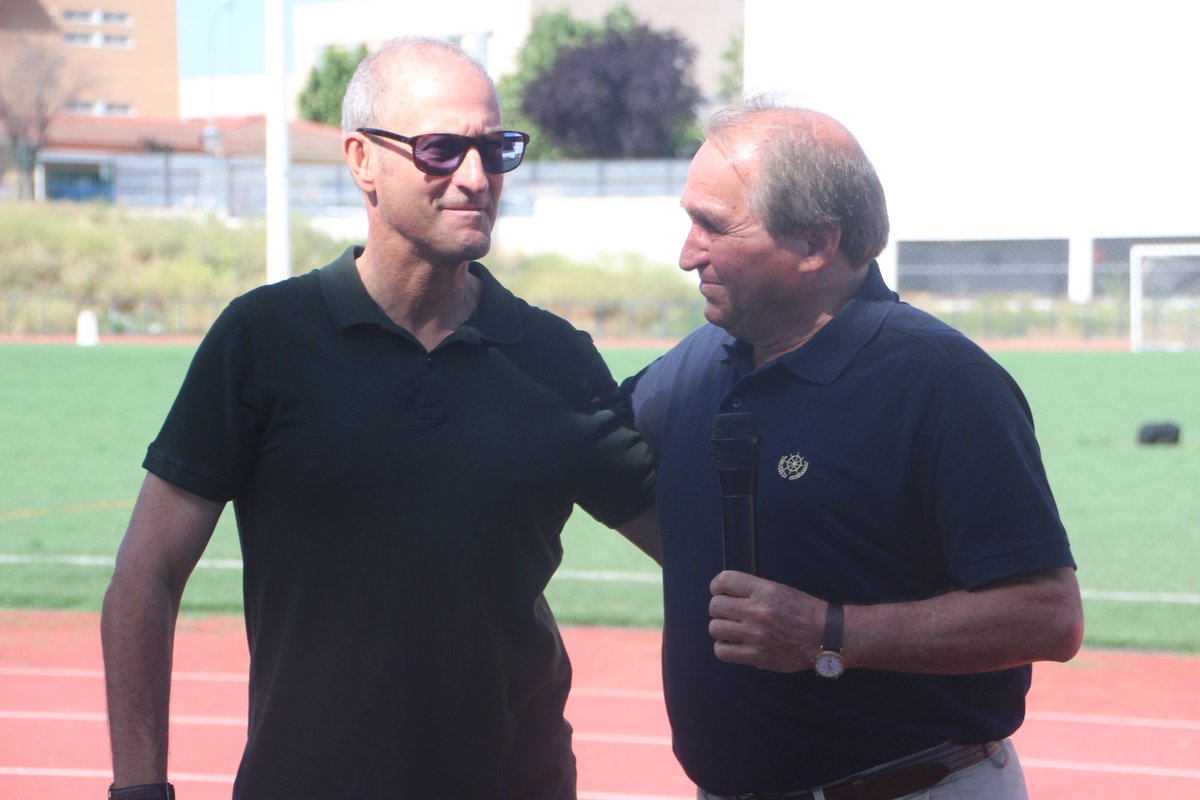 Hoy damos una noticia con lágrimas en los ojos y con muchísimas palabras de agradecimiento 🥹🥹

Fran Salas deja la dirección deportiva del club tras 1️⃣4️⃣ años con nosotros.

Todos nuestros éxitos han sido suyos y le deseamos todo lo mejor para su futuro.

#ElFinalFeliz😁🔚