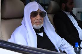 الحاج أحمد الشيباني... حين يغيب الجبل 
■ محرم المحمودي ٢٤ يونيو ٢٠٢٥ تعز 
في لحظاتٍ ترتجف فيها الحروف، وتنكسر فيها عبارات الرثاء، يترجّل واحدٌ من رجالات اليمن الكبار، ويغيب عن سماء الحياة الحاج أحمد عبد الله الشيباني، مؤسس مجموعة الشيباني، facebook.com/share/p/16i7gP…