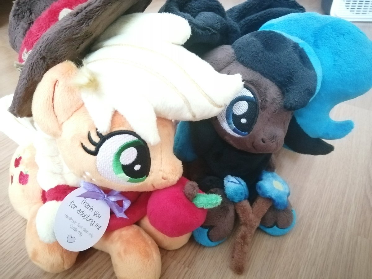 MLP Wooden Style tweet media