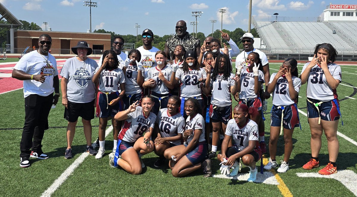Great bonding at Day 1 of Shaq Flag Football Tournament! <a href="/MichelleAhmad9/">Luella High School Athletics</a> <a href="/LuellaHS_HCS/">Luella High School</a> <a href="/AthleticsHenry/">Henry County Schools Athletics</a>