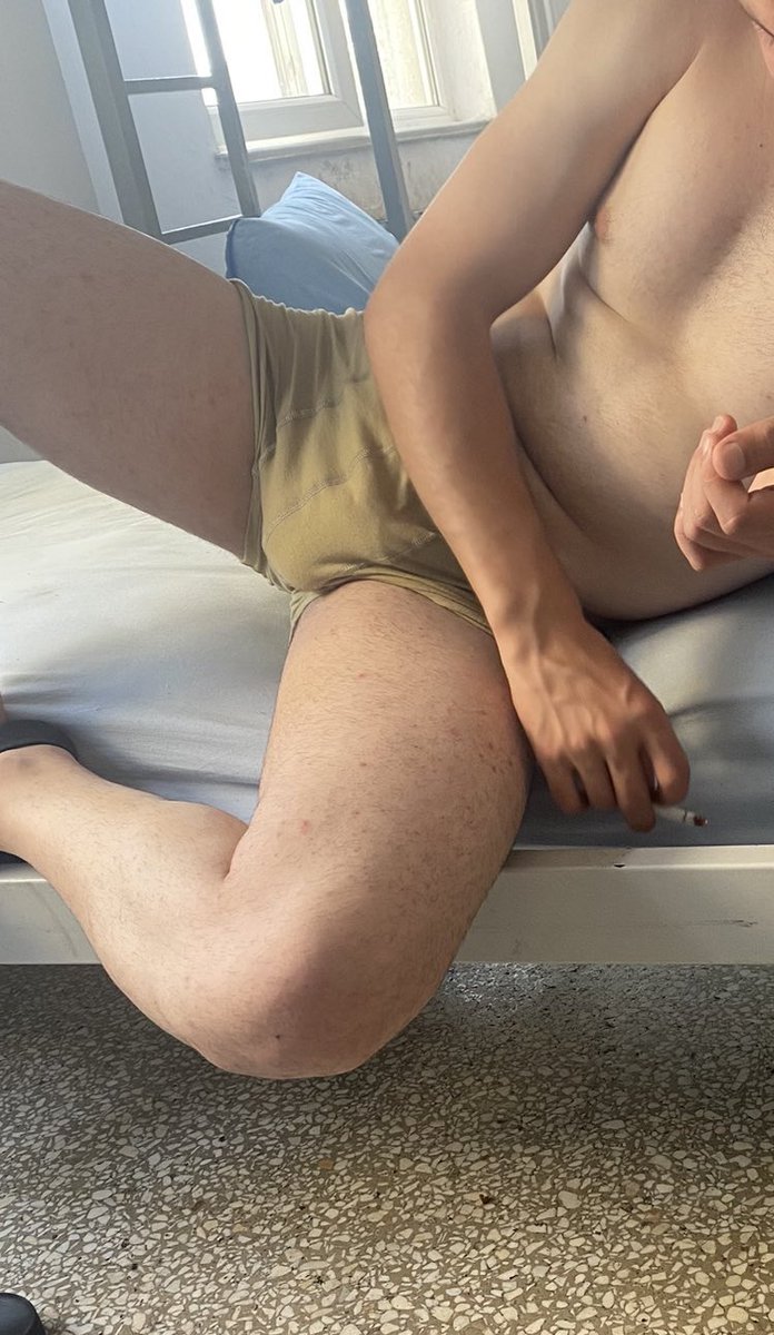 Meteorolojiden Don uyarısı serisi...

Asker arkadaşı koğuşta böyle donuyla oturuyormuş, napsın yaza denk geldiyse askerlik. Aah o askerli anıları...

<a href="/gayarabul/">❤️GAY ARA BUL❤️</a>