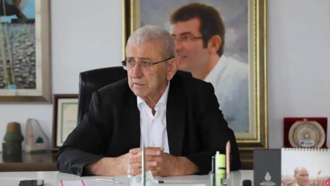 Ekrem İmamoğlu'nun babası Hasan İmamoğlu konuştu:

“Suç yok, suç yaratmaya çalışıyorlar”

“Onlar, bunun cezasını çekene kadar, yaşama mecburiyetinde hissediyorum kendimi”

“Arama yapılan yer tamamen kamuya terk edilmiş yeşil alan”

“Ben kuyunun olduğunu da bunlardan öğrendim”