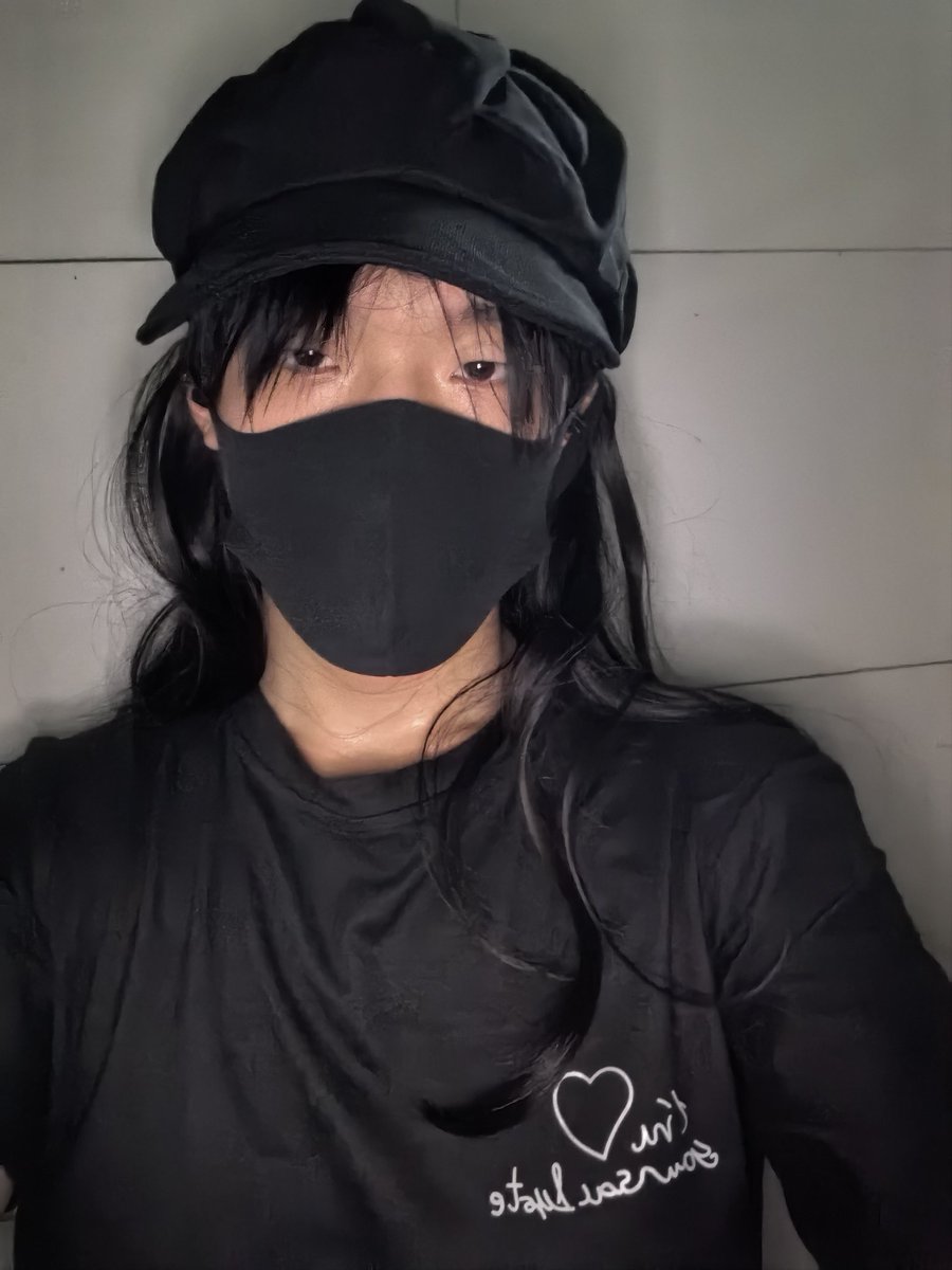 Sissy_Loran's tweet photo. 放假了，久违的女装逛街，感觉好刺激，路过时有好多男的盯着我的腿看
#伪娘 #女装 #cd #伪街 https://t.co/025nYzfdLw