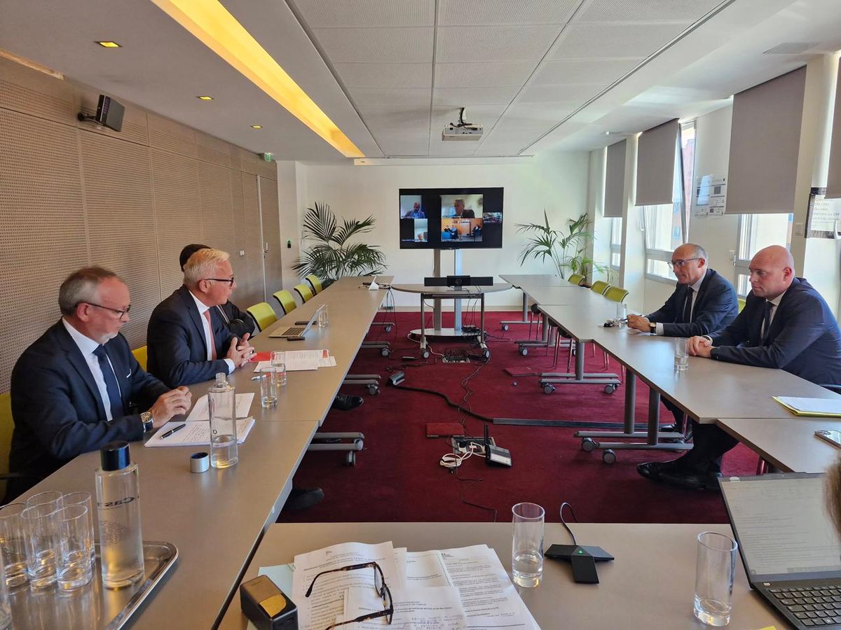 Paul CHRISTOPHE (@christophe_p) on Twitter photo 🤝 Aux côtés des élus du #Nord et des Hauts-de-France, nous avons participé cet après-midi à une réunion de travail avec la ministre <a href="/AstridPanosyan/">Astrid Panosyan-Bouvet</a>, et le PDG du Groupe ArcelorMittal France pour faire le point sur l’avenir du site et la situation des salariés.
👉 Nos priorités 🤝 Aux côtés des élus du #Nord et des Hauts-de-France, nous avons participé cet après-midi à une réunion de travail avec la ministre <a href="/AstridPanosyan/">Astrid Panosyan-Bouvet</a>, et le PDG du Groupe ArcelorMittal France pour faire le point sur l’avenir du site et la situation des salariés.
👉 Nos priorités