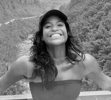 🚨TRISTEZA - Juliana Marins, brasileira que caiu em trilha de vulcão na Indonésia, é encontrada morta.

Neste 4º dia de buscas, a equipe de resgate chegou a montar um acampamento avançado perto de onde ela estava no parque nacional.