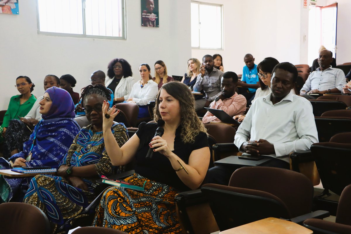 UNICEF Angola (@unicefangola) on Twitter photo Delighted to meet the inspiring <a href="/UNICEFAngola/">UNICEF Angola</a> team in Luanda. These are difficult times. Your passion and commitment are driving real change for children. Proud of each one of you - keep believing in the power of our mission. 💙
#ForEveryChild #UNICEFAngola Delighted to meet the inspiring <a href="/UNICEFAngola/">UNICEF Angola</a> team in Luanda. These are difficult times. Your passion and commitment are driving real change for children. Proud of each one of you - keep believing in the power of our mission. 💙
#ForEveryChild #UNICEFAngola