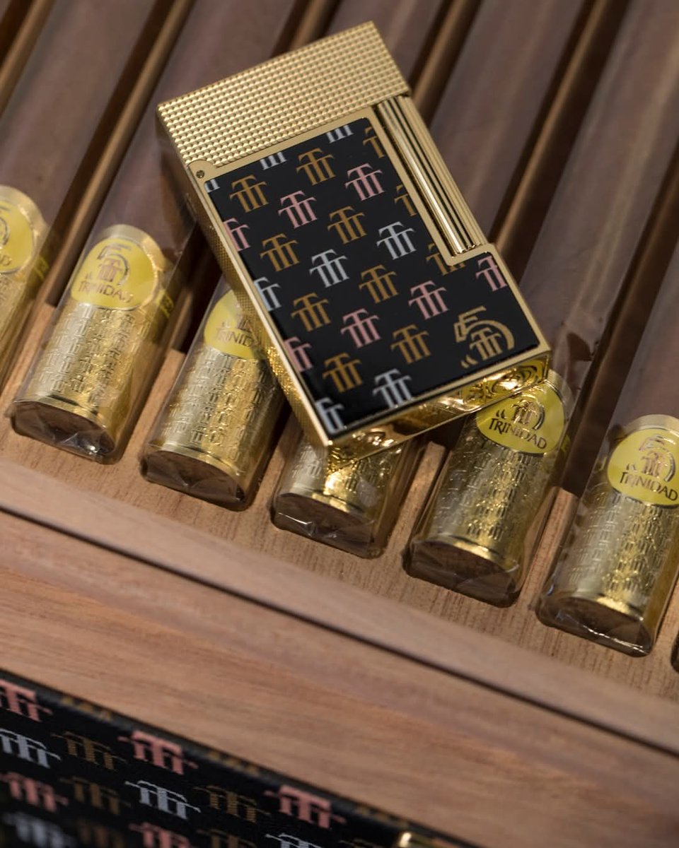 aficionadohub's tweet image. 🔥 Fifty-five never looked so sharp.🔥
S.T. Dupont brings the flame to Trinidad’s anniversary.

 #STDupont #Trinidad55