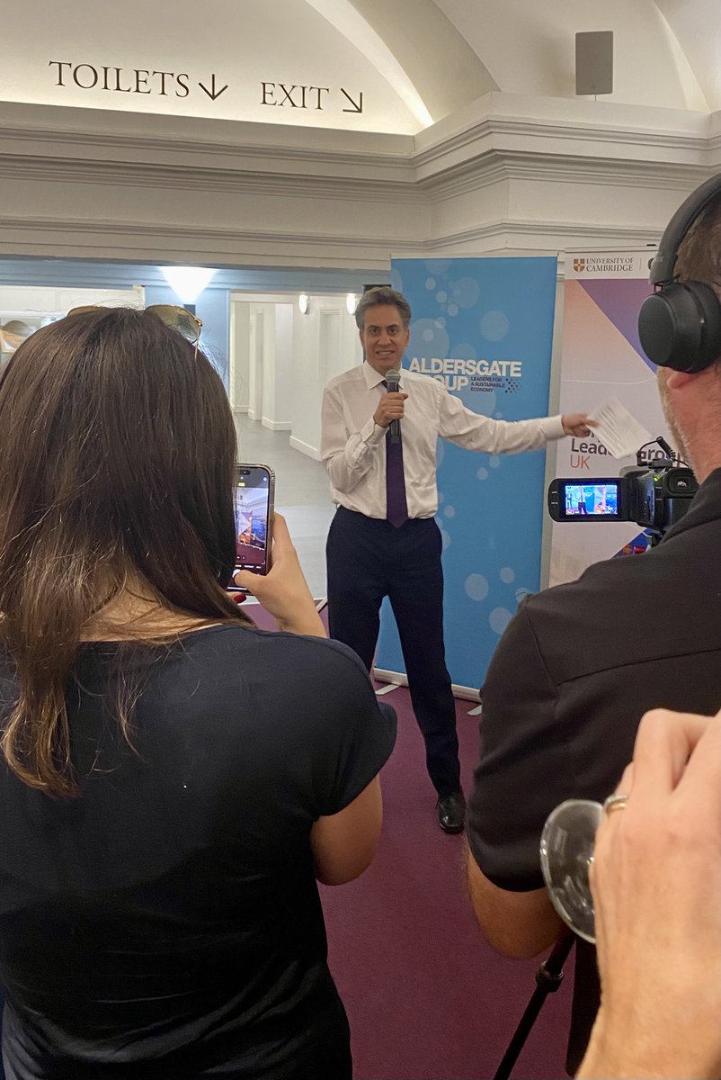 Todays London highlight was the #NetZero Leaders Summit at Central Hall with <a href="/AldersgateGrp/">Aldersgate Group</a> listening to big business agendas for #economic #transformation plus 2 Ministers of #industry &amp; #energy  calling for greater #Collaboration &amp; focus on #greenskills <a href="/suezUK/">SUEZ UK</a> <a href="/CIWM/">CIWM</a> #goodnews