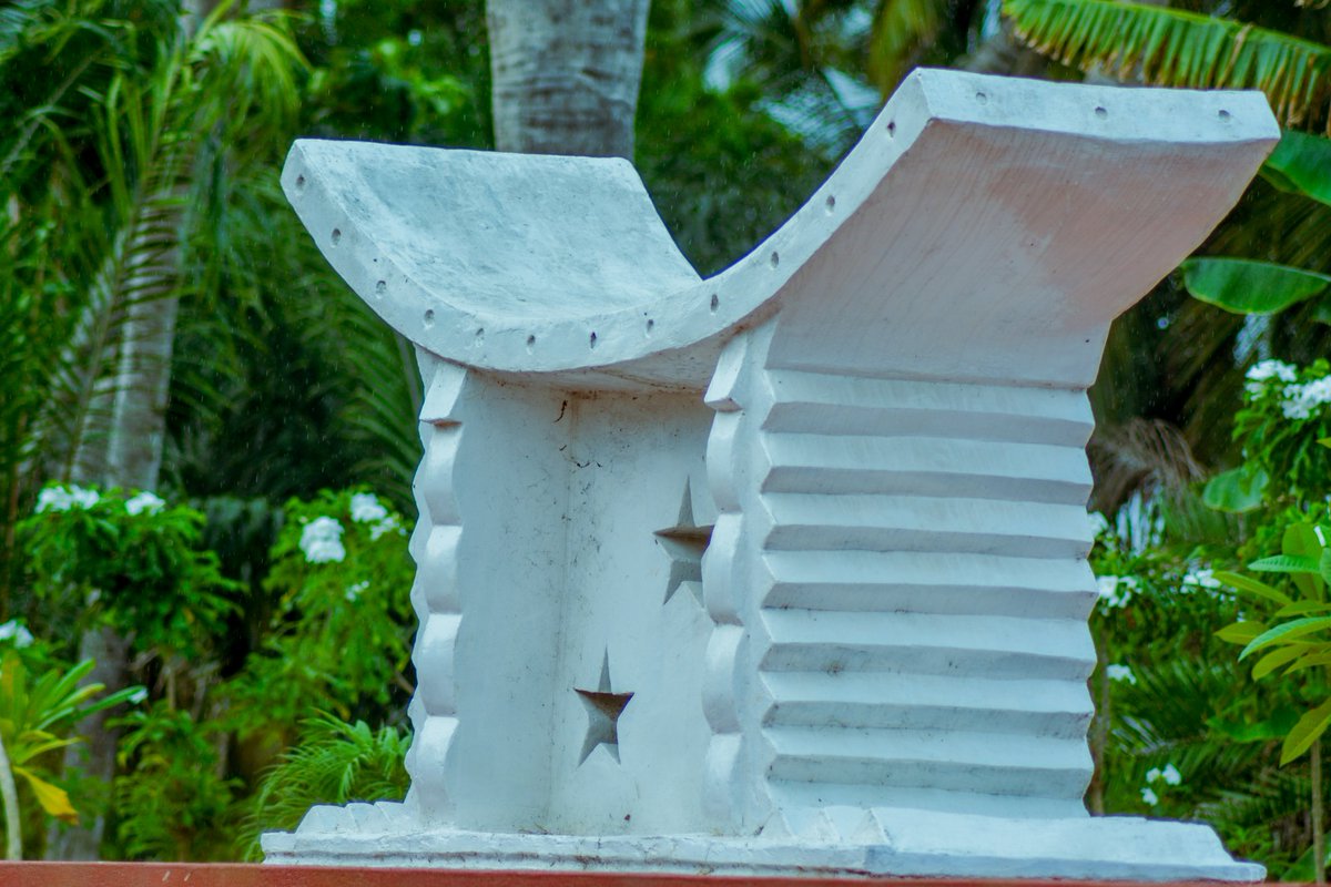 wulfran360's tweet image. J’étais à  Aneho pour un tournage et … ma caméra a vu plus de beauté que mes yeux 😎.
Entre les cocotiers, les fleurs et les artères, la ville se refait une vraie beauté 🌴🌸.
 C’est fluide, frais et photogénique !
#Aneho #TogoTour #Tournage #CréateurDeContenu #LaRégie