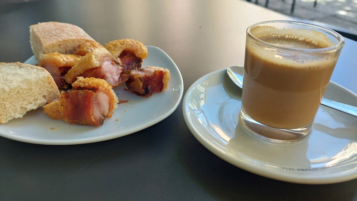 Solo los dioses desayunan así. ¿Te atreves? 😈🍽️