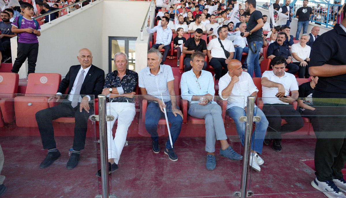 Şampiyon U-16 Akademi Takımımız, Şırnaklı Gençlerle Dostluk ve Kardeşlik Maçında Buluştu

🔗 bjk.com.tr/tr/haber/91888