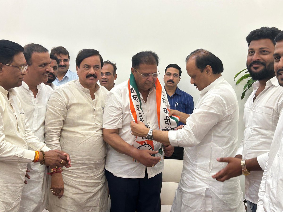 SunilTatkare's tweet photo. आज राहुरी, जि. अहिल्यानगर येथील डॉ. बाबुराव बापूजी सहकारी साखर कारखान्याचे चेअरमन मा. श्री. अरुण तनपुरे व युवा नेते मा. श्री. हर्ष अरुण तनपुरे यांनी राज्याचे उपमुख्यमंत्री तथा राष्ट्रवादी काँग्रेस पार्टीचे राष्ट्रीय अध्यक्ष मा. ना. श्री. अजितदादा पवार यांच्या प्रमुख उपस्थितीत राष्ट्रवादी काँग्रेस पार्टीमध्ये प्रवेश केला.

यावेळी मा.अजितदादांनी या नवीन सहकाऱ्यांचे पक्षात स्वागत करत पुढील वाटचालीस शुभेच्छा दिल्या. याप्रसंगी मा.आ.श्री. काशिनाथ दाते तसेच अहिल्यानगर जिल्ह्यातील प्रमुख पदाधिकारी, कार्यकर्ते यांची उपस्थिती होती.