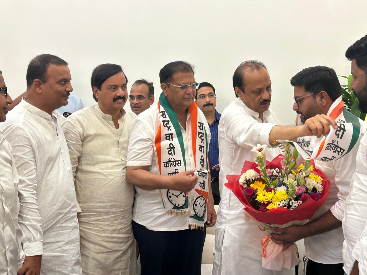 SunilTatkare's tweet photo. आज राहुरी, जि. अहिल्यानगर येथील डॉ. बाबुराव बापूजी सहकारी साखर कारखान्याचे चेअरमन मा. श्री. अरुण तनपुरे व युवा नेते मा. श्री. हर्ष अरुण तनपुरे यांनी राज्याचे उपमुख्यमंत्री तथा राष्ट्रवादी काँग्रेस पार्टीचे राष्ट्रीय अध्यक्ष मा. ना. श्री. अजितदादा पवार यांच्या प्रमुख उपस्थितीत राष्ट्रवादी काँग्रेस पार्टीमध्ये प्रवेश केला.

यावेळी मा.अजितदादांनी या नवीन सहकाऱ्यांचे पक्षात स्वागत करत पुढील वाटचालीस शुभेच्छा दिल्या. याप्रसंगी मा.आ.श्री. काशिनाथ दाते तसेच अहिल्यानगर जिल्ह्यातील प्रमुख पदाधिकारी, कार्यकर्ते यांची उपस्थिती होती.