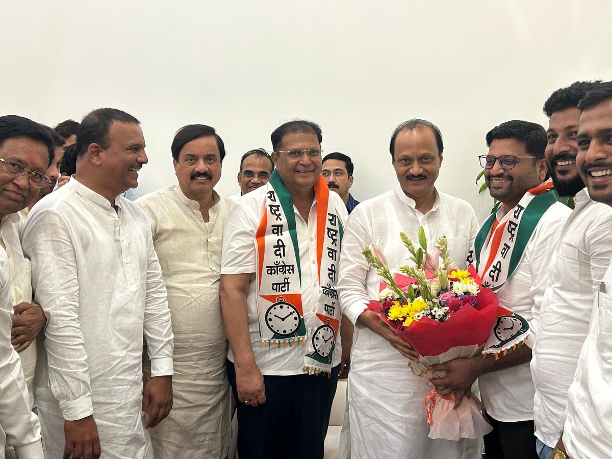 SunilTatkare's tweet photo. आज राहुरी, जि. अहिल्यानगर येथील डॉ. बाबुराव बापूजी सहकारी साखर कारखान्याचे चेअरमन मा. श्री. अरुण तनपुरे व युवा नेते मा. श्री. हर्ष अरुण तनपुरे यांनी राज्याचे उपमुख्यमंत्री तथा राष्ट्रवादी काँग्रेस पार्टीचे राष्ट्रीय अध्यक्ष मा. ना. श्री. अजितदादा पवार यांच्या प्रमुख उपस्थितीत राष्ट्रवादी काँग्रेस पार्टीमध्ये प्रवेश केला.

यावेळी मा.अजितदादांनी या नवीन सहकाऱ्यांचे पक्षात स्वागत करत पुढील वाटचालीस शुभेच्छा दिल्या. याप्रसंगी मा.आ.श्री. काशिनाथ दाते तसेच अहिल्यानगर जिल्ह्यातील प्रमुख पदाधिकारी, कार्यकर्ते यांची उपस्थिती होती.