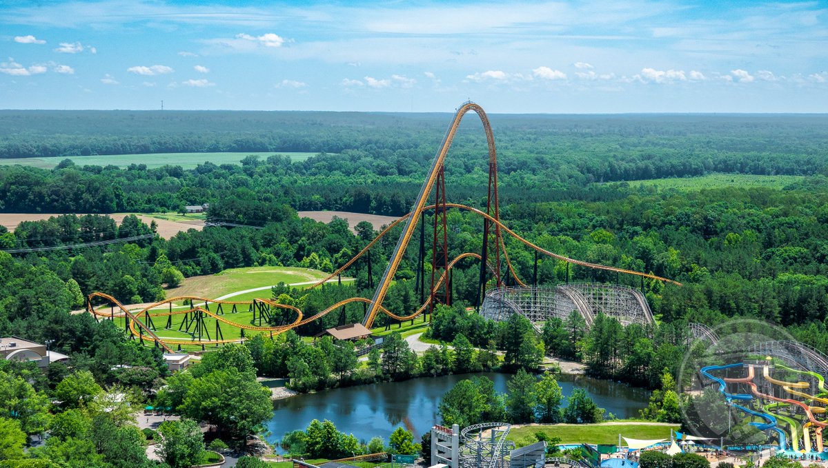 Thrilltography1's tweet image. The view has drastically changed since the last time I was up in the Eiffel Tower at @KingsDominionVA. #TrainlessTuesday