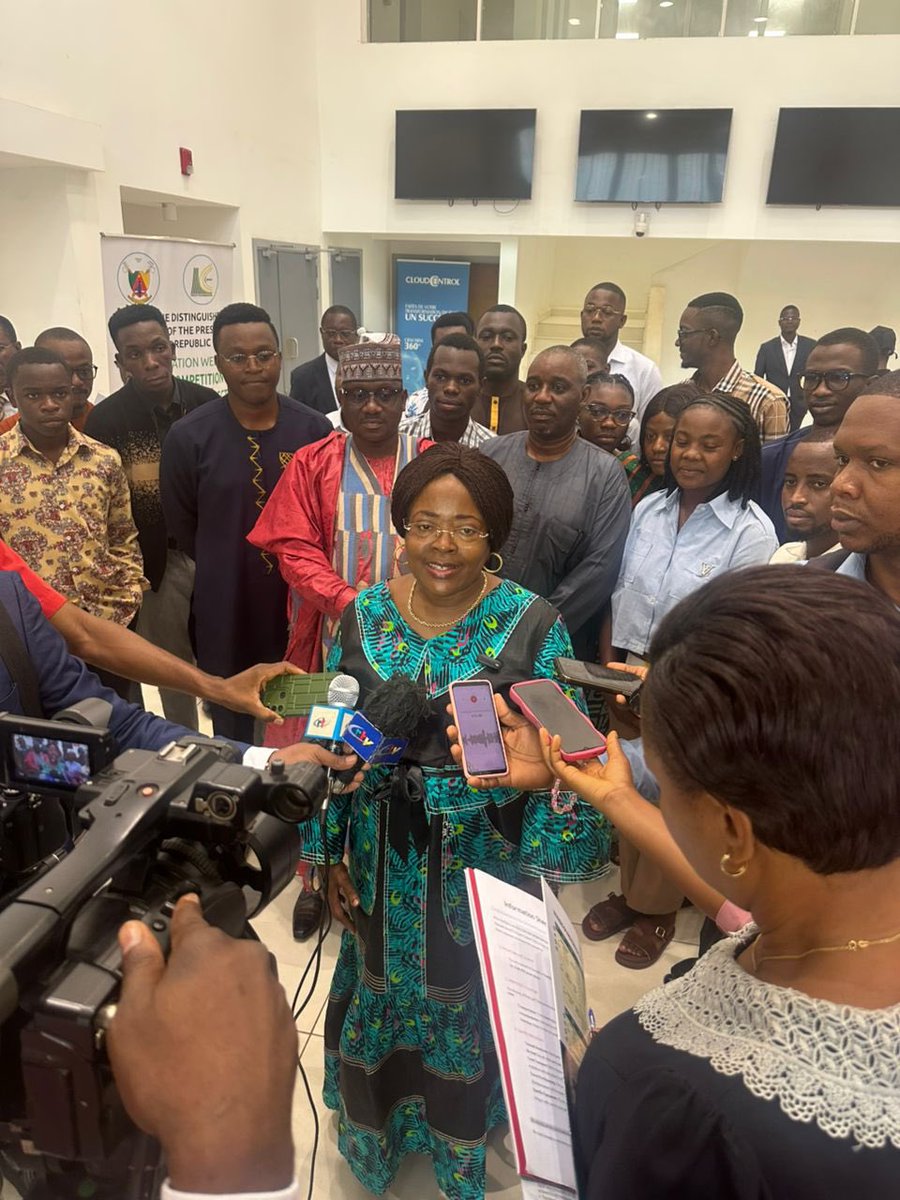 LibomMinette's tweet image. Coup d’envoi du bootcamp #SIN2025 !
J’ai officiellement lancé les travaux avec les premiers porteurs de projets présélectionnés.
Place au mentorat, à la rigueur et à l’innovation au service de la Nation.