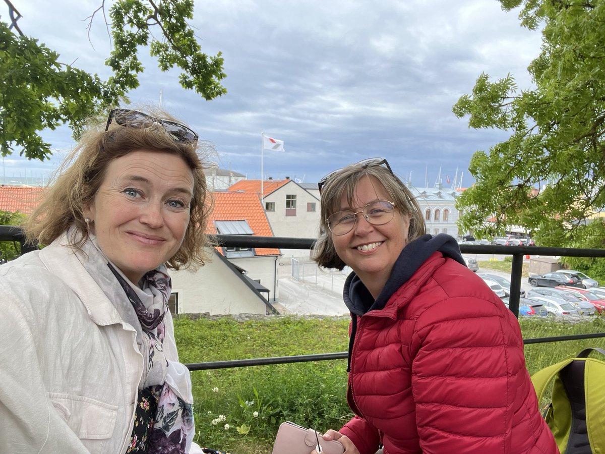 Lisa Norén (@noren_elisabeth) on Twitter photo ALMEDALEN DAG 1
Rivstart med intervju i TV4 <a href="/Nyhetsmorgon/">Nyhetsmorgon</a>.
Sedan flera givande seminarier och möten, bl a med <a href="/goranhagglund/">Göran Hägglund</a> och <a href="/DLFordforande/">Distriktsläkarföreningens ordf</a>. Stigmafrågor och diskriminering gäller många diagnoser. Kunskapsbrist behöver åtgärdas.
Vi kämpar på! 💪 ALMEDALEN DAG 1
Rivstart med intervju i TV4 <a href="/Nyhetsmorgon/">Nyhetsmorgon</a>.
Sedan flera givande seminarier och möten, bl a med <a href="/goranhagglund/">Göran Hägglund</a> och <a href="/DLFordforande/">Distriktsläkarföreningens ordf</a>. Stigmafrågor och diskriminering gäller många diagnoser. Kunskapsbrist behöver åtgärdas.
Vi kämpar på! 💪