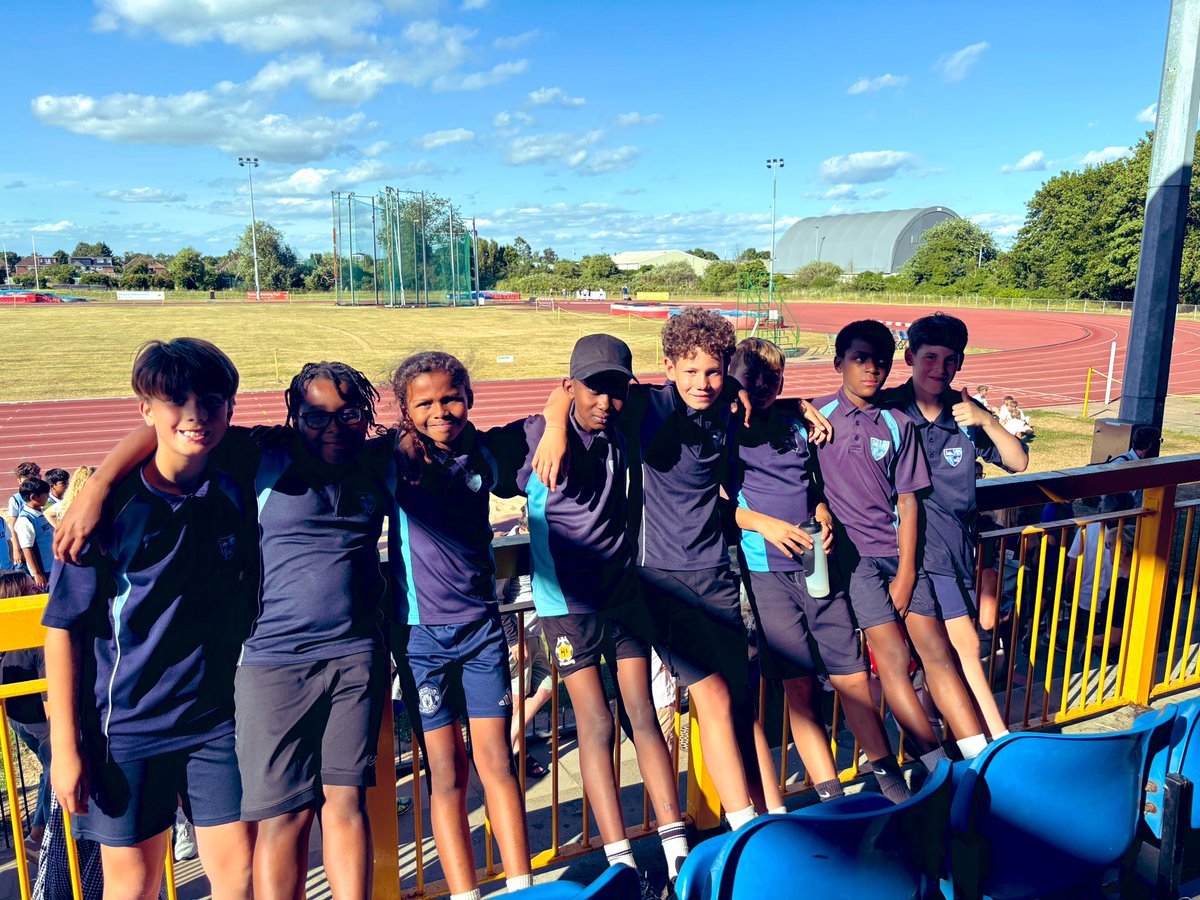 Laura Hardy tweet media