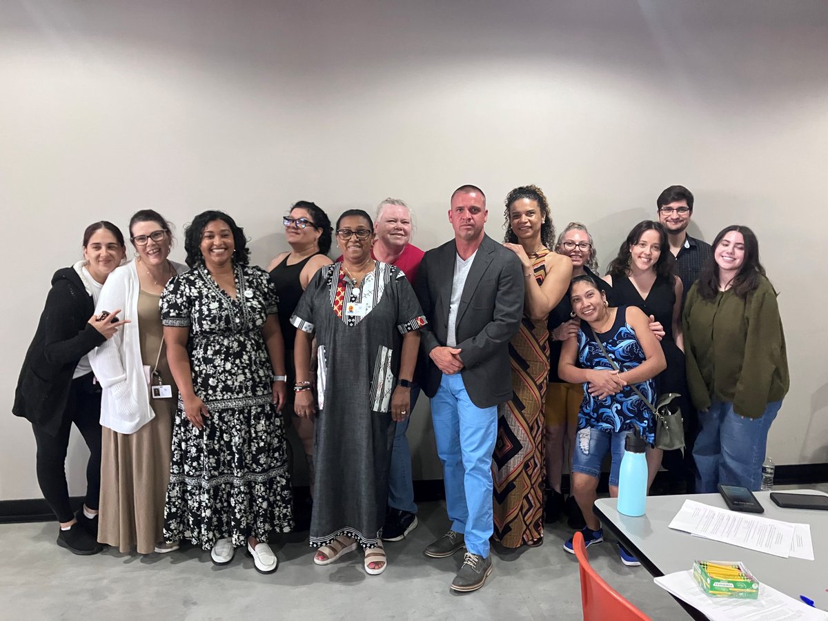 nejbUNITEHERE's tweet image. Last week, workers at Joseph Abboud Manufacturing in New Bedford, MA voted over 90% in favor of ratifying a new contract - moving away from an antiquated piecework system and into the 21st century! Congrats to the negotiating committee on a great contract!