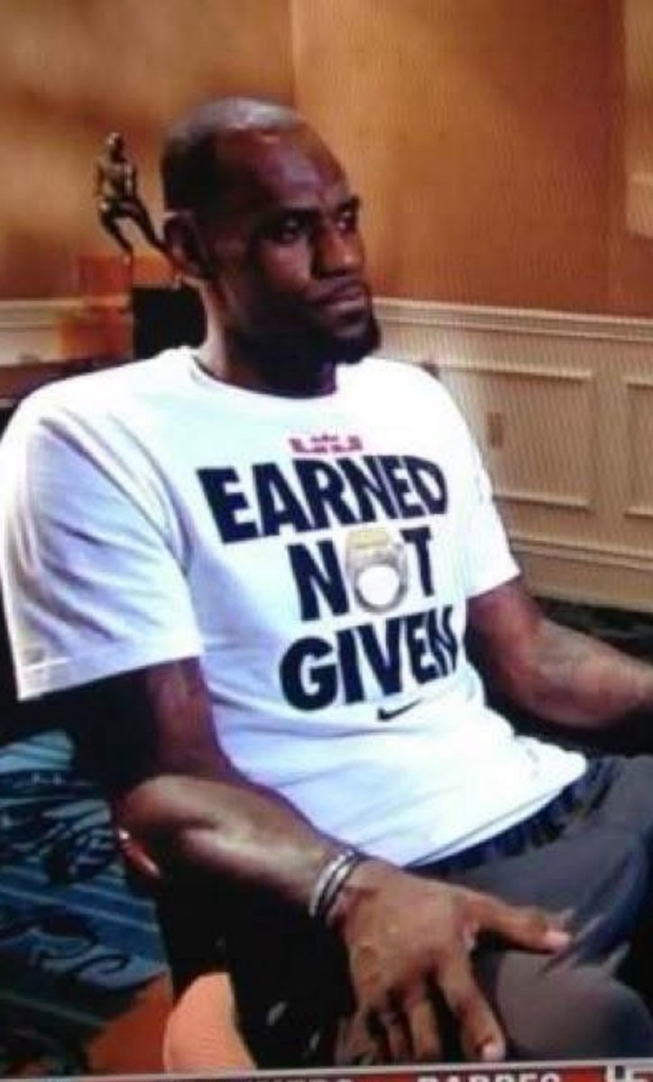 zuelos's tweet photo. Who’s obsessed with ring culture?
#nba #LeBronJames https://t.co/Iqj1patUDH