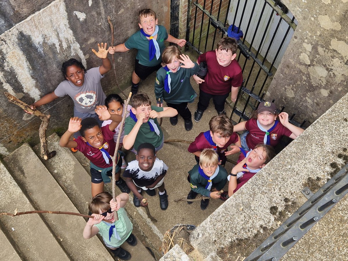 8thReigate's tweet image. As another Cub Scouting year draws to a close for 8th Reigate, we celebrated with our usual hike to Reigate Fort. All done at an impressive pace this year and a suitable farewell for the 5 cubs who are off to Scouts in September! @RAASchoolGatton @surreyscouts @ReigateScouts