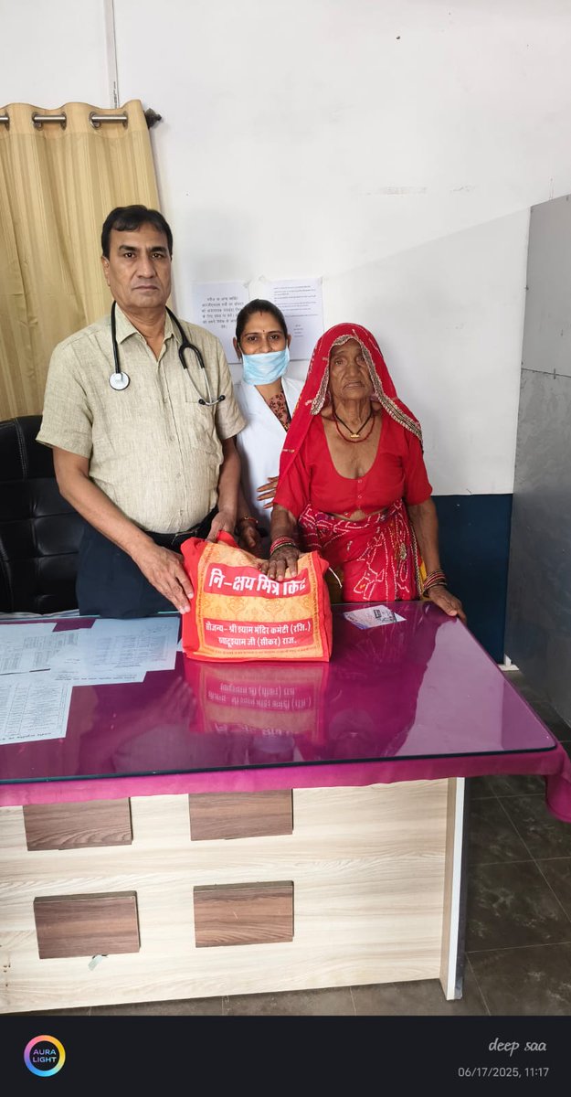 NitG1251's tweet photo. बीसीएमओ दांता भरत सिंह के आदेशानुसार निक्षय मित्र श्री श्याम मंदिर कमेटी खाटू द्वारा प्रदत निक्षय पोषण किट ब्लॉक दांता के सभी सेक्टर में ��ाभार्थियों को वितरित किया जा रहा हैं। https://t.co/WNz6HmbDIr