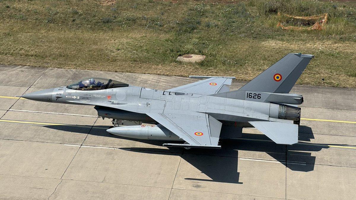 România 🇷🇴 nu doar beneficiază de protecția aliaților, ci și participă la apărarea unor țări. Știrea mea: adelinpetrisor.ro/1500-de-milita…