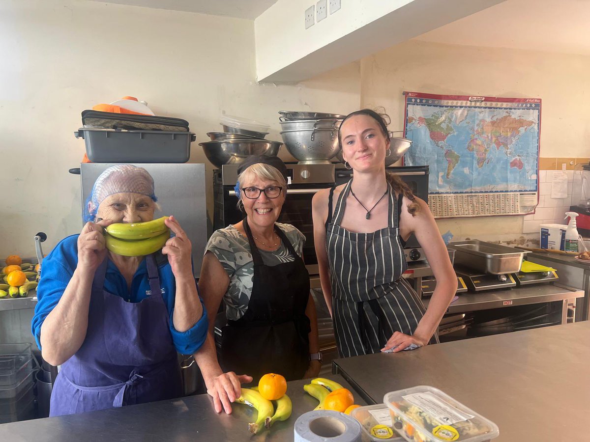 East Brighton Food Co-operative (@ebfoodcoop) on Twitter photo <a href="/EBFoodCoop/">East Brighton Food Co-operative</a> crew with help from their friends have rescued another 2pallets of tomatoesπ
today & they were redistributed across <a href="/BrightonHoveCC/">Brighton & Hove City Council</a> within 2 hours whilst also cooking up the pukka tucker for 60 neighbours dining in their own homes πππππ <a href="/PioneersPost/">Pioneers Post</a> <a href="/EBT_UK/">East Brighton Trust</a>π¨βπ³ <a href="/EBFoodCoop/">East Brighton Food Co-operative</a> crew with help from their friends have rescued another 2pallets of tomatoesπ
today & they were redistributed across <a href="/BrightonHoveCC/">Brighton & Hove City Council</a> within 2 hours whilst also cooking up the pukka tucker for 60 neighbours dining in their own homes πππππ <a href="/PioneersPost/">Pioneers Post</a> <a href="/EBT_UK/">East Brighton Trust</a>π¨βπ³