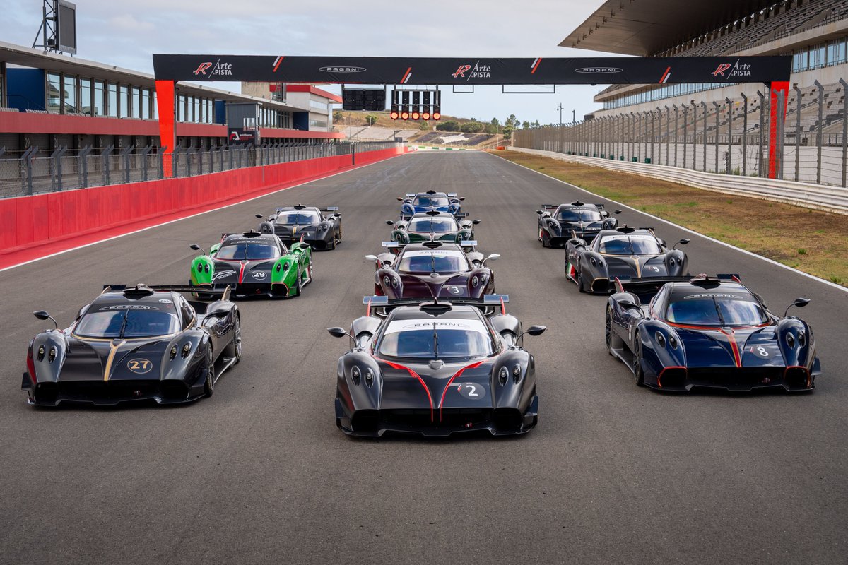 Questo weekend c'è il MIMO (Milano-Monza Motor Show) all' <a href="/Autodromo_Monza/">Autodromo Nazionale Monza</a> . Se siete nei paraggi, mi trovate ai box 53-60 insieme a questi gioielli a quattro ruote che faremo girare in 4 sessioni ogni giorno 😉 #MIMO2025 #Monza #Motorshow #HuayraR #Pagani