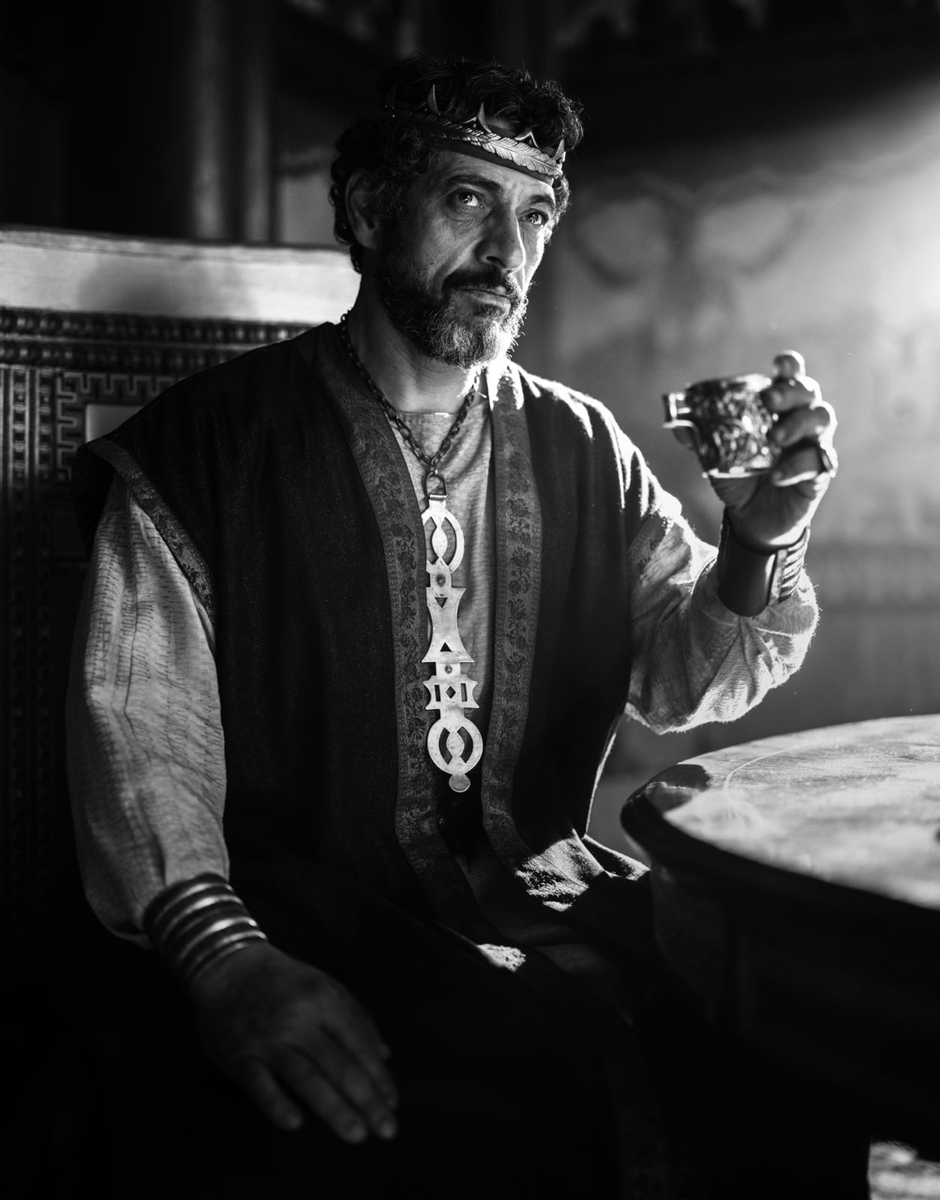 My mate, Derek Horsham, looking thoughtful and regal playing King Yurza in House of David. Still available to watch on Prime.
#houseofdavid #biblical #historical #boxset