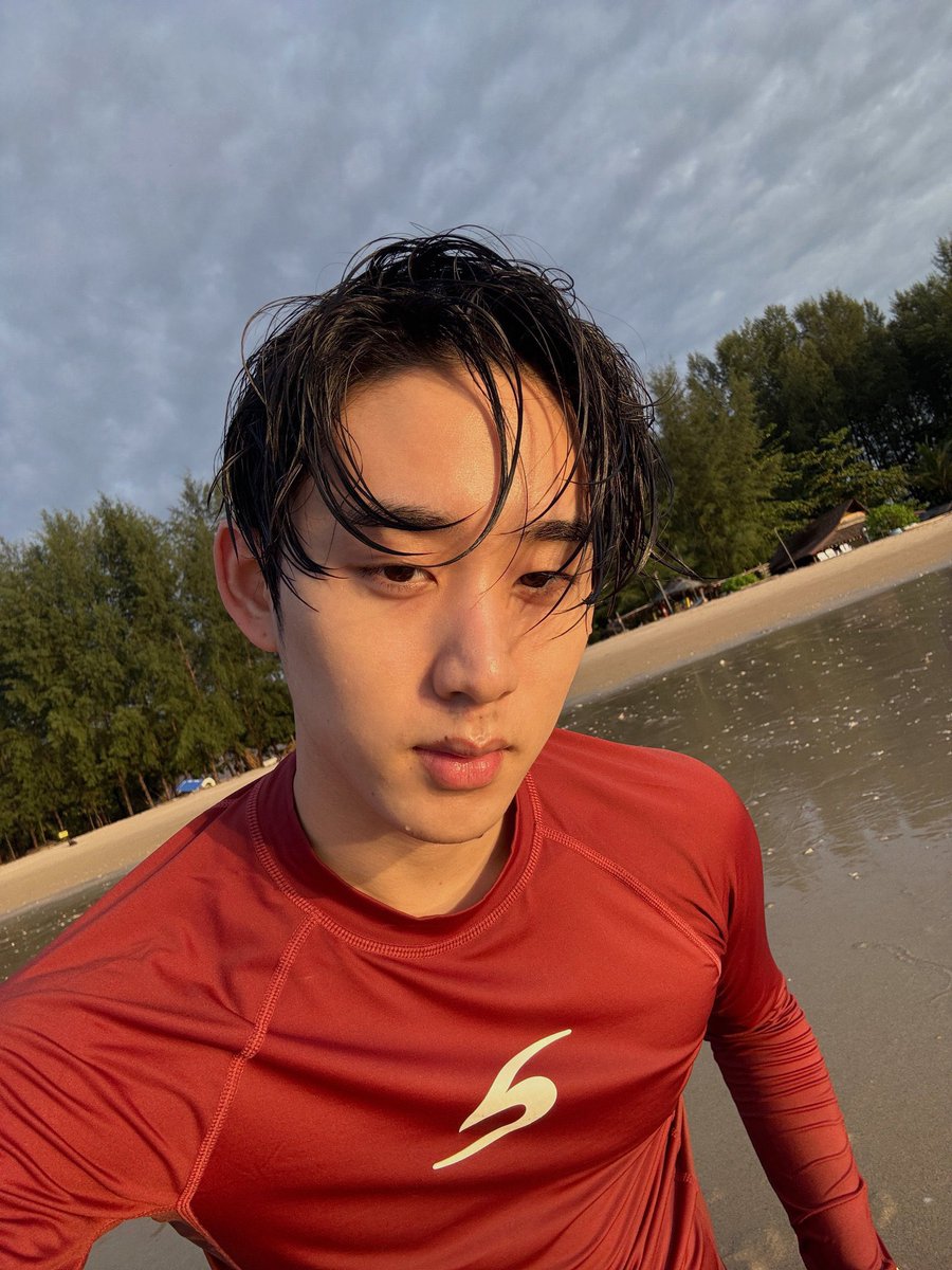 🎸-"Will you cover yourself till the neck or I am announcing our wedding date on 13th Dec. 2025😒".
😝😝
#WilliamEst